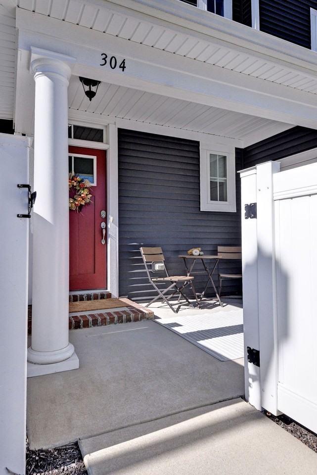 304 Promenade Ln - Photo 3 of 36