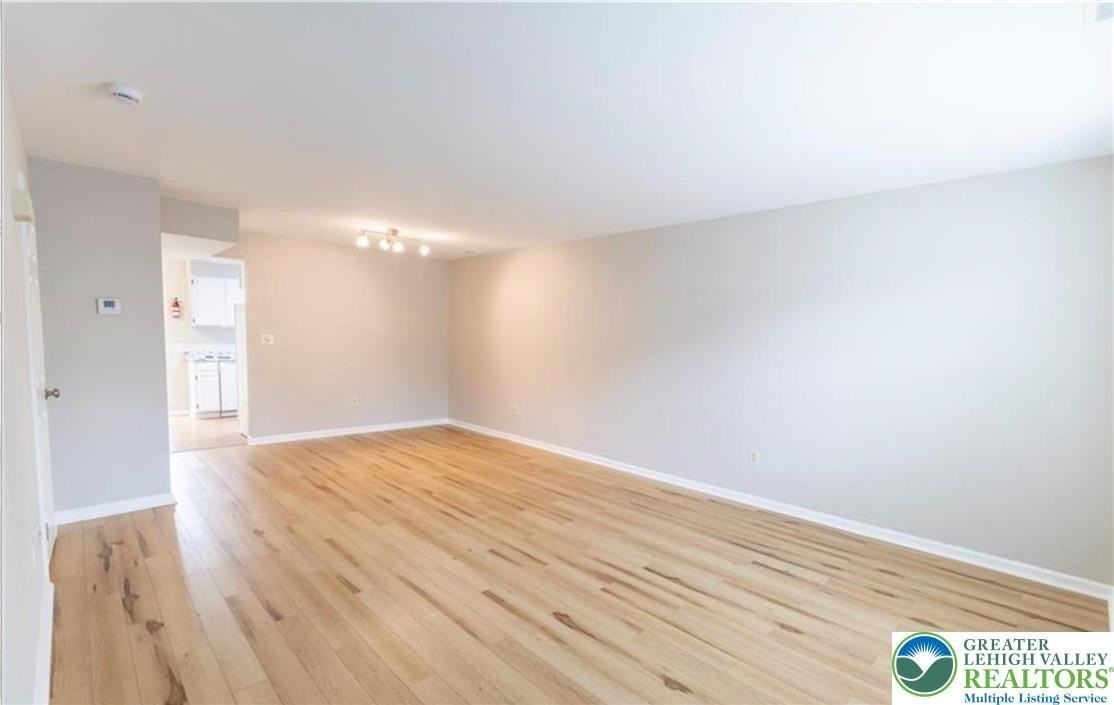 104 Empire Ct - Photo 4 of 37