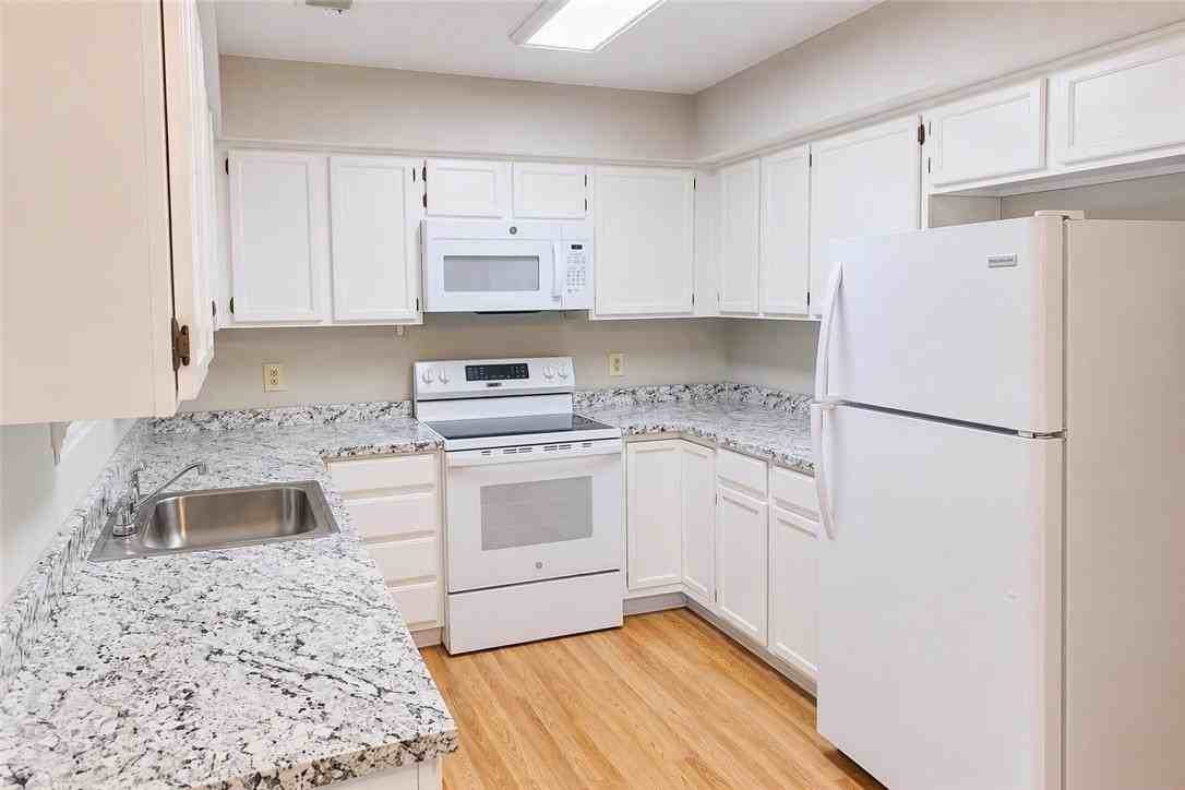 104 Empire Ct - Photo 6 of 37