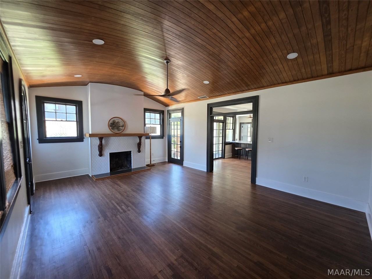 2114 Madison Ave - Photo 5 of 50
