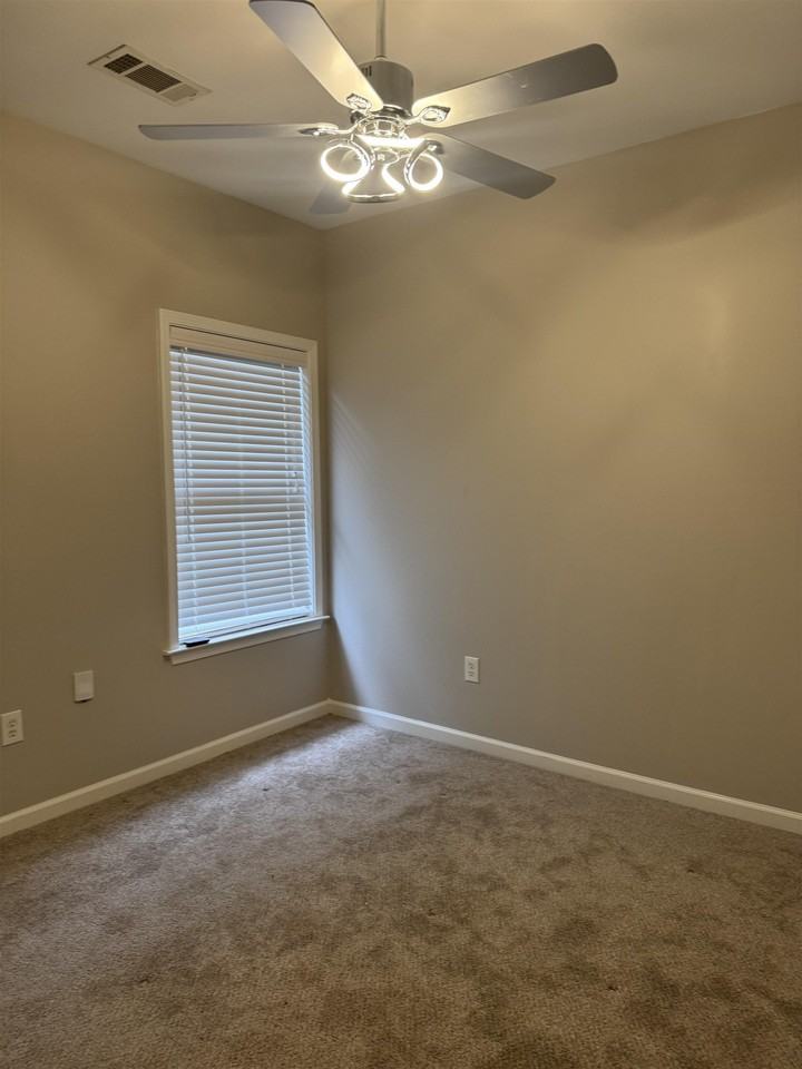 1063 Island Park Dr - Photo 7 of 8