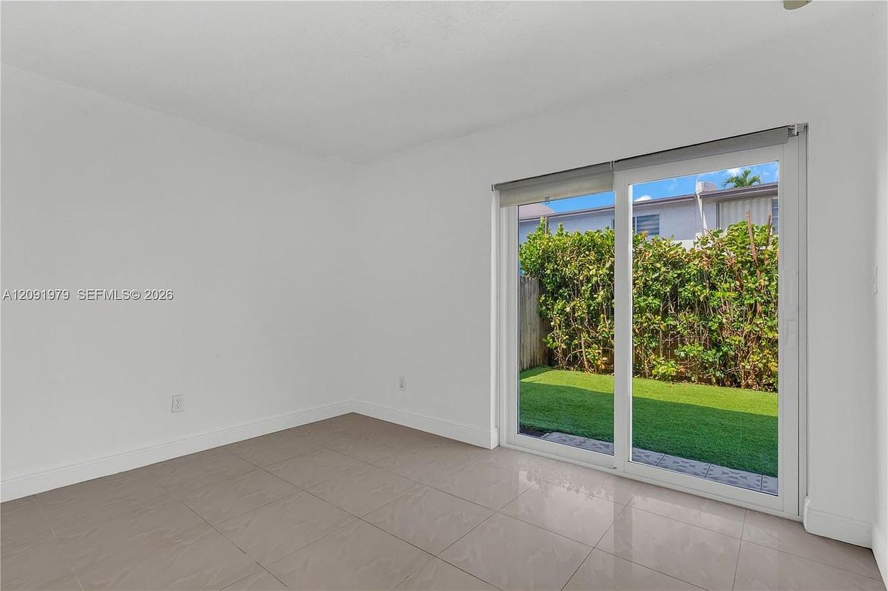 11433 Sw 69th Ave - Photo 6 of 8
