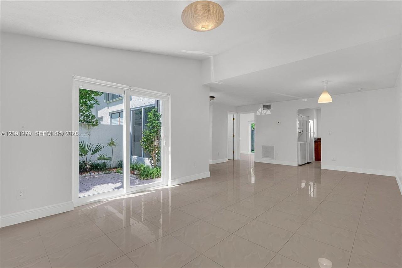 11433 Sw 69th Ave - Photo 7 of 8