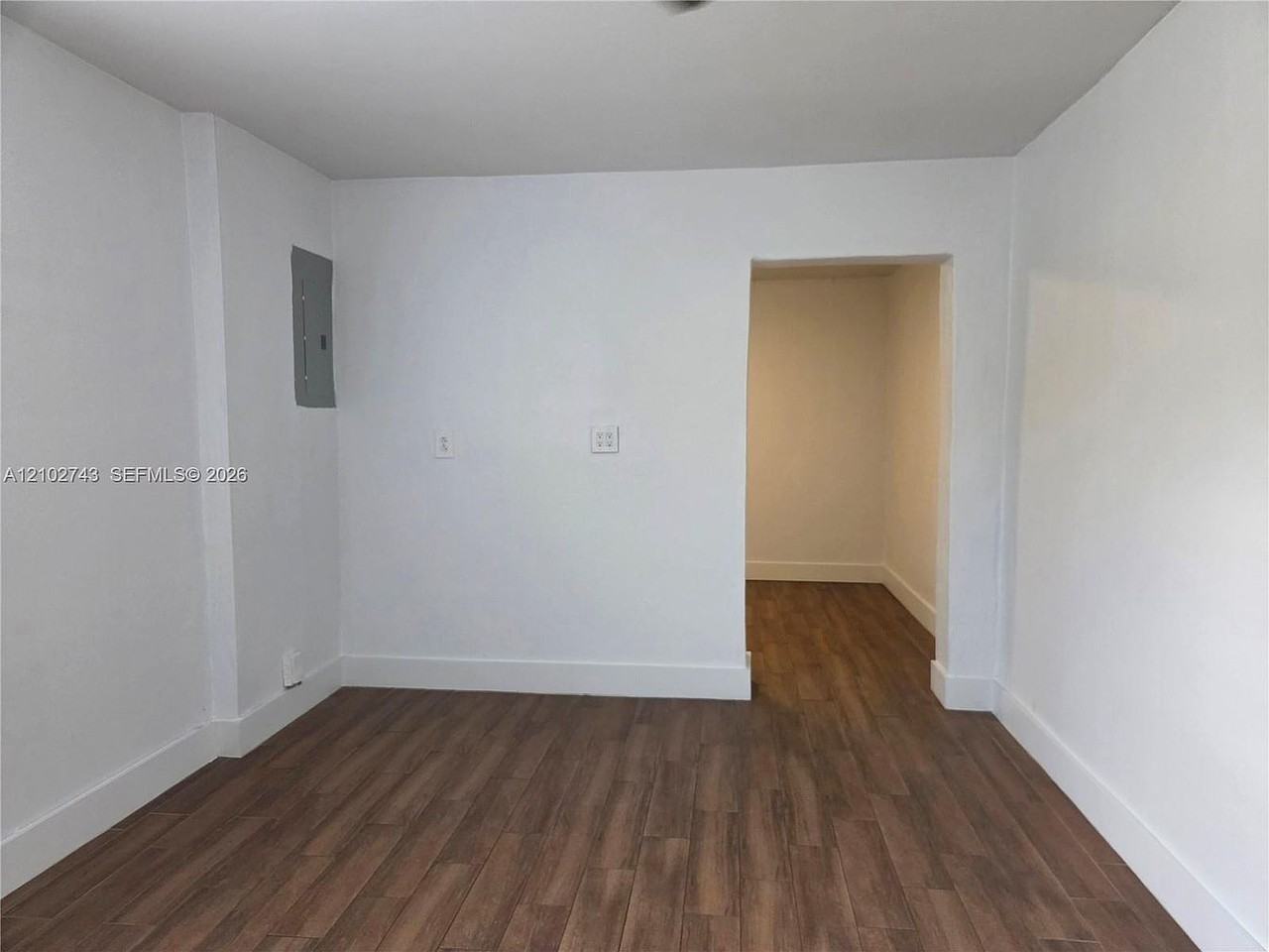 7762 Nw 41st St - Photo 2 of 8