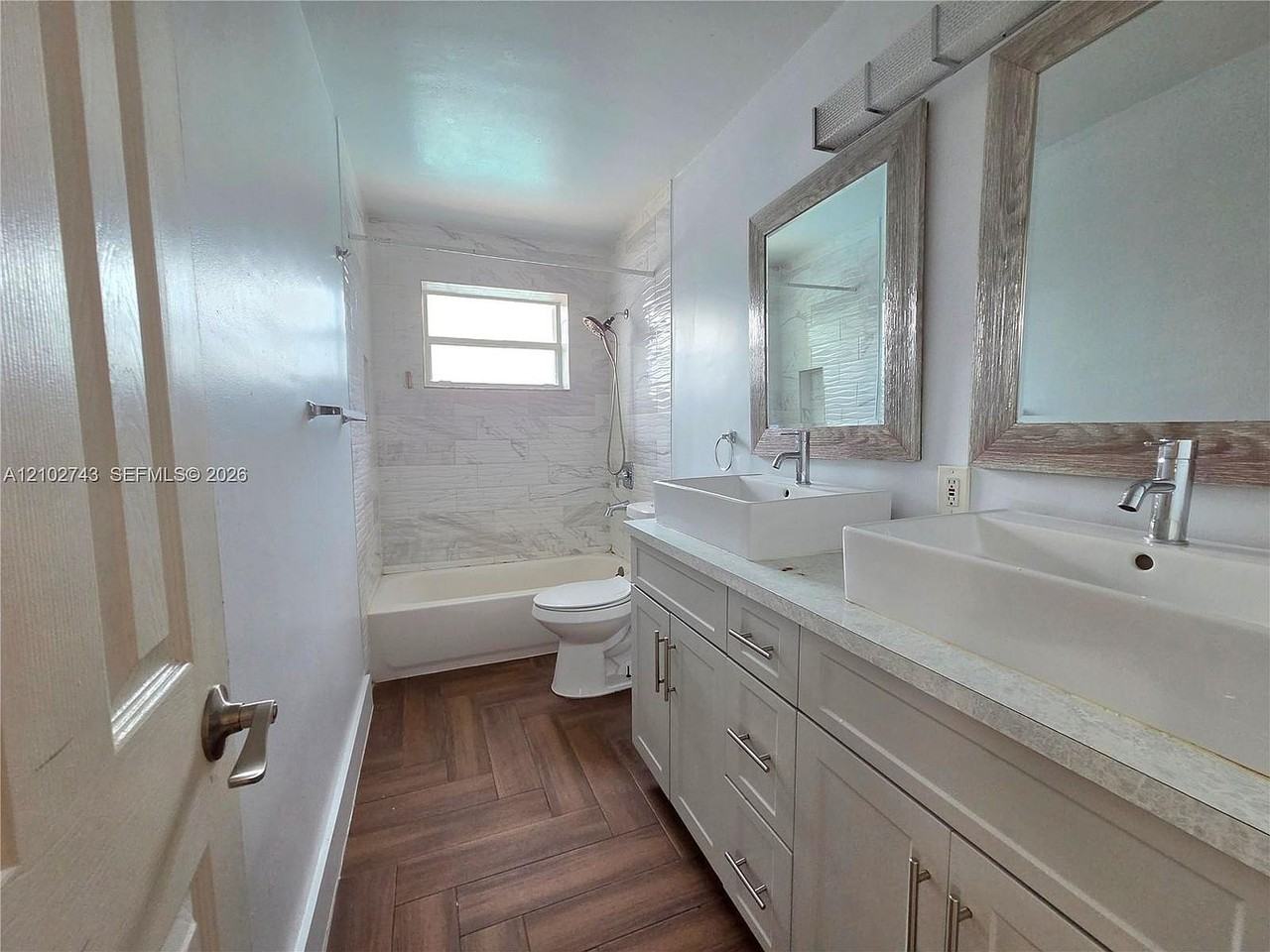 7762 Nw 41st St - Photo 5 of 8
