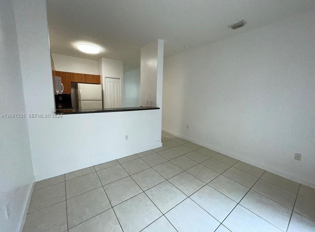 1534 Se 26th Rd #104 - Photo 3 of 8
