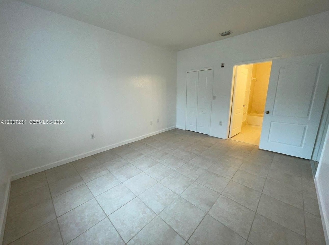 1534 Se 26th Rd #104 - Photo 5 of 8