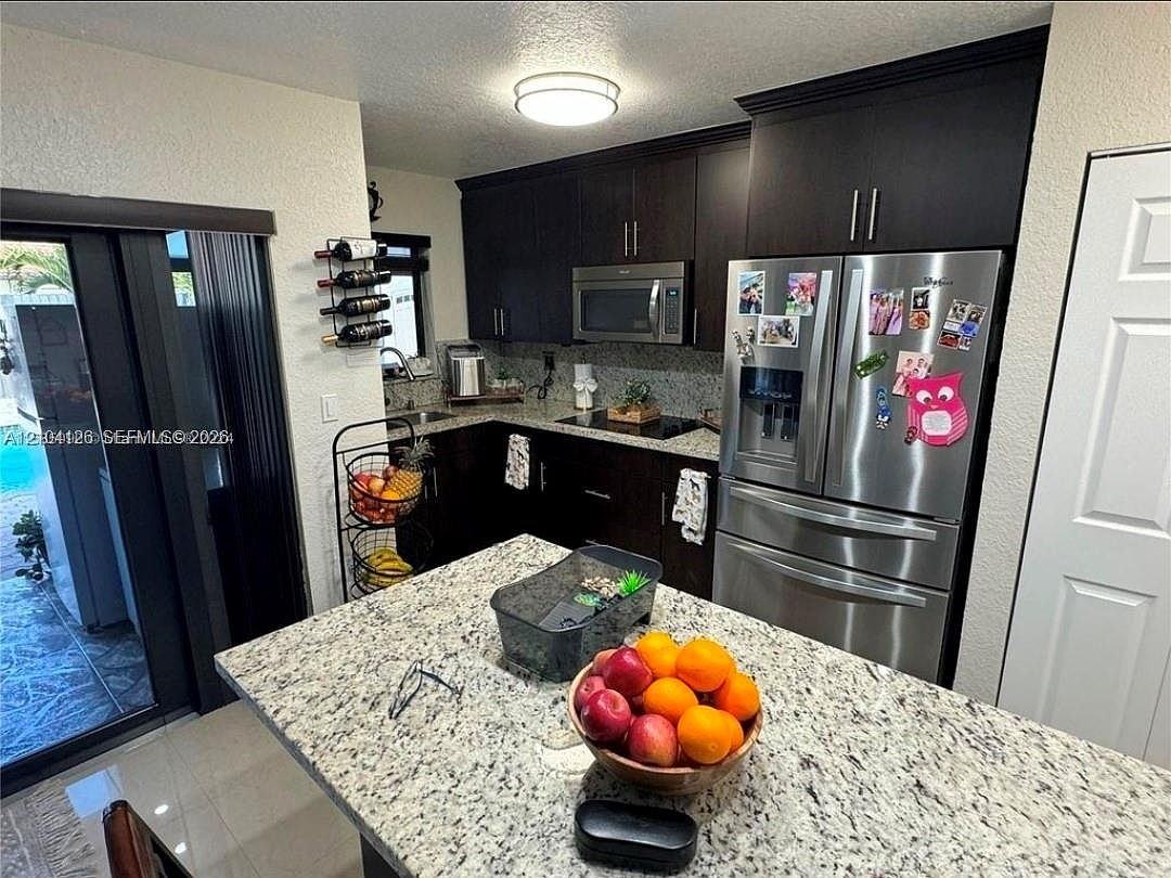 742 Nw 134th Ave - Photo 4 of 8