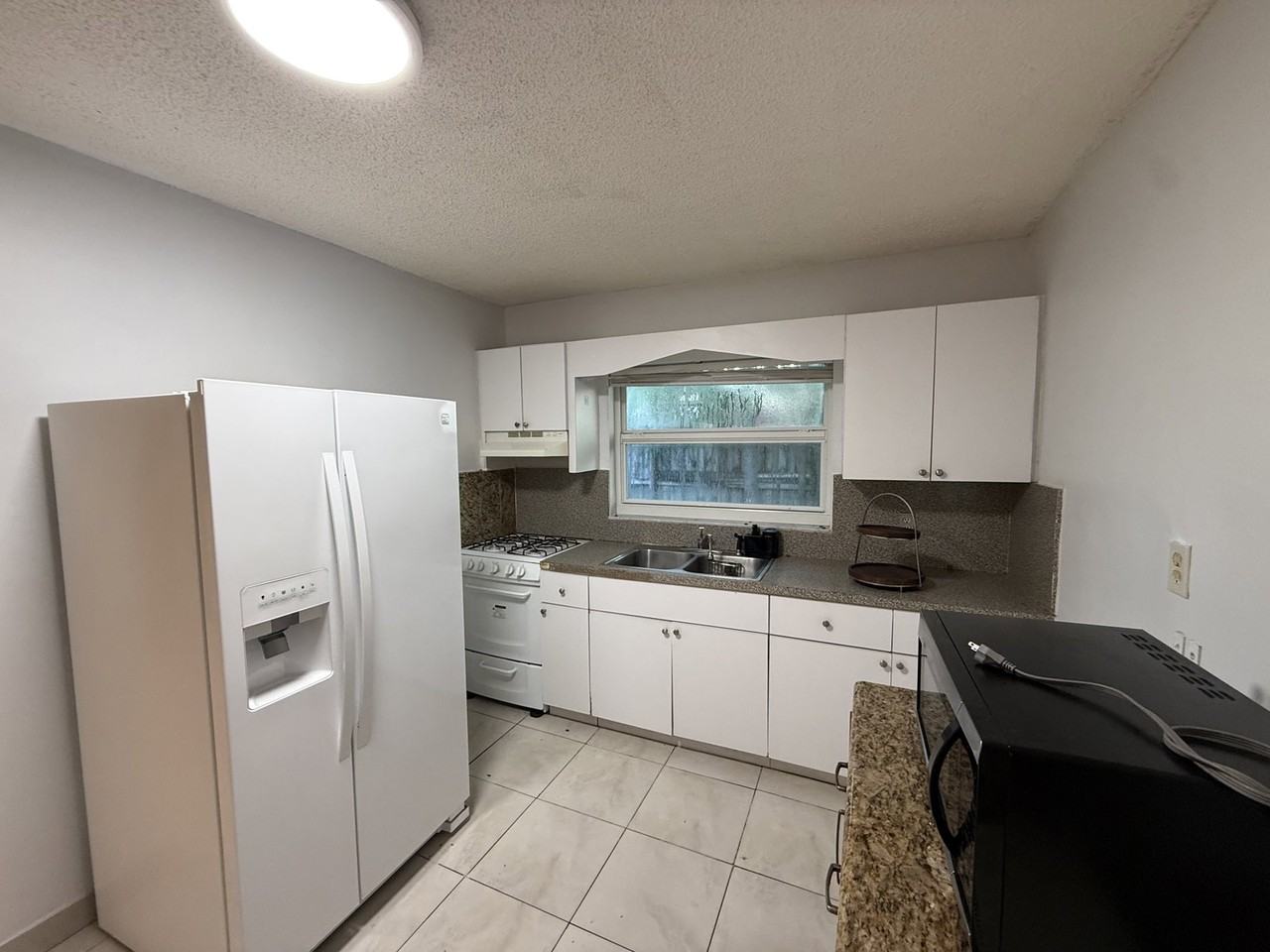 57 E 47th St #2