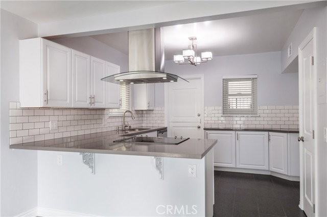 2916 Highland Ave - Photo 2 of 8