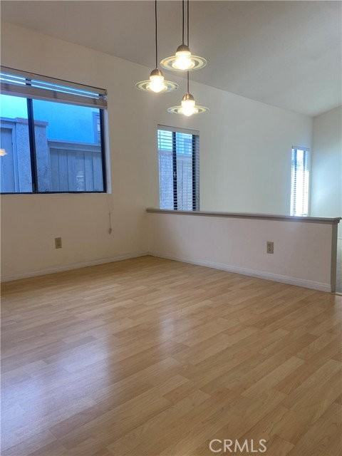 1204 Elm Ave - Photo 4 of 7
