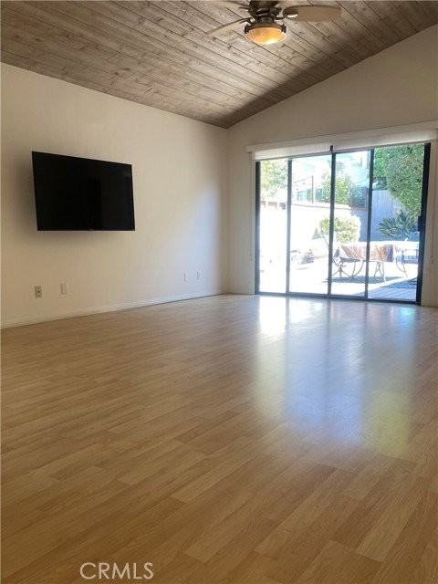 1204 Elm Ave - Photo 6 of 7