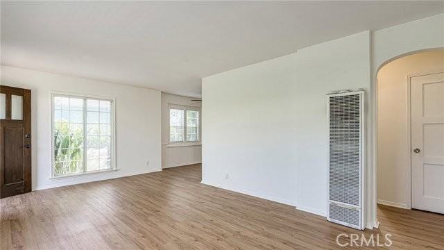313 Venice Way - Photo 3 of 8