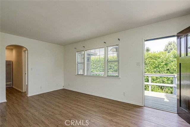 313 Venice Way - Photo 4 of 8