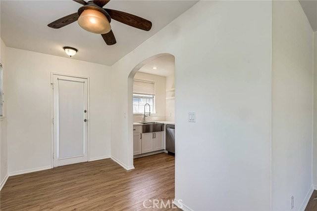 313 Venice Way - Photo 5 of 8