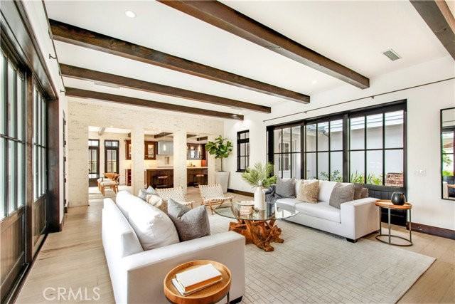 2461 Marino Dr - Photo 3 of 8