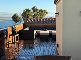 featured image of 87 Surfside Avenue