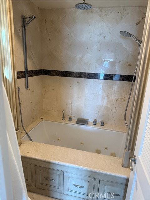 87 Surfside Avenue - Photo 3 of 7