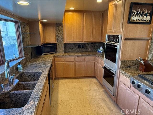 87 Surfside Avenue - Photo 6 of 7