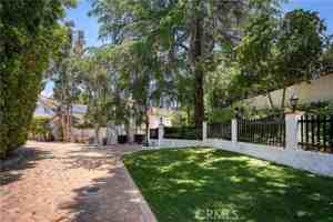 featured image of 4414 Park Mallorca