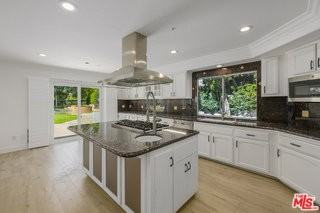 6263 Penfield Ave - Photo 3 of 7