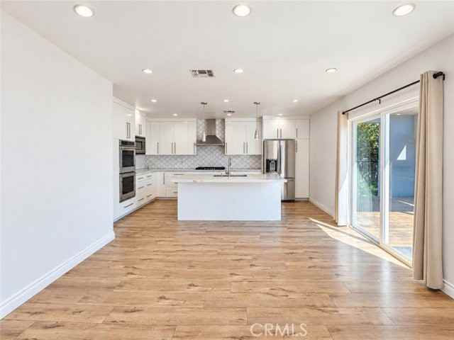 6952 Sylvia Ave - Photo 4 of 8