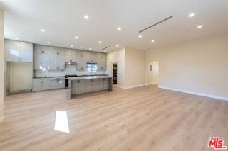 15505 Saticoy St - Photo 2 of 8