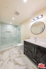 15505 Saticoy St - Photo 5 of 8
