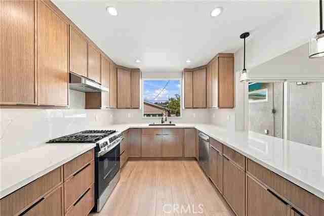 1063 E Orange Grove Ave - Photo 2 of 8