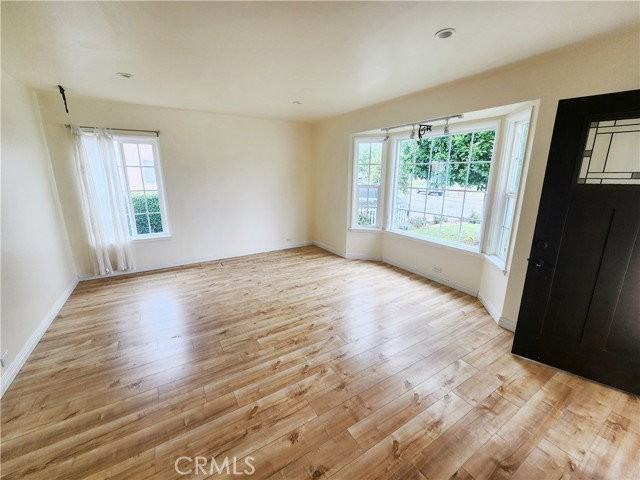 3255 Hempstead Ave - Photo 3 of 8