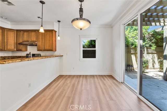 1590 Locust St - Photo 7 of 8