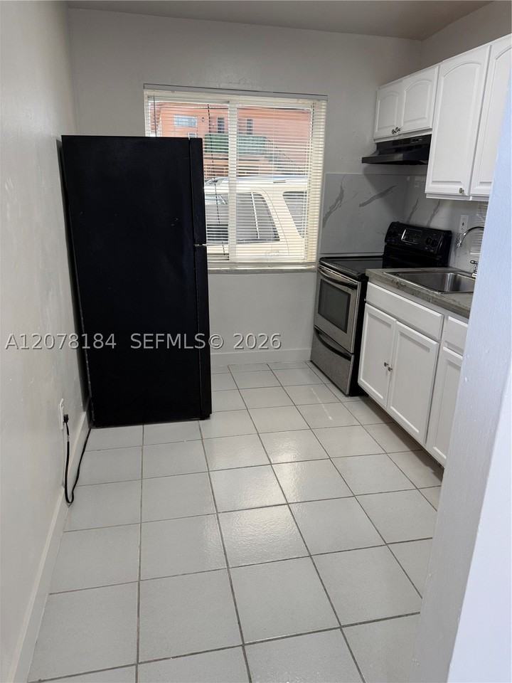 166 W 8th St #2 - Photo 5 of 13