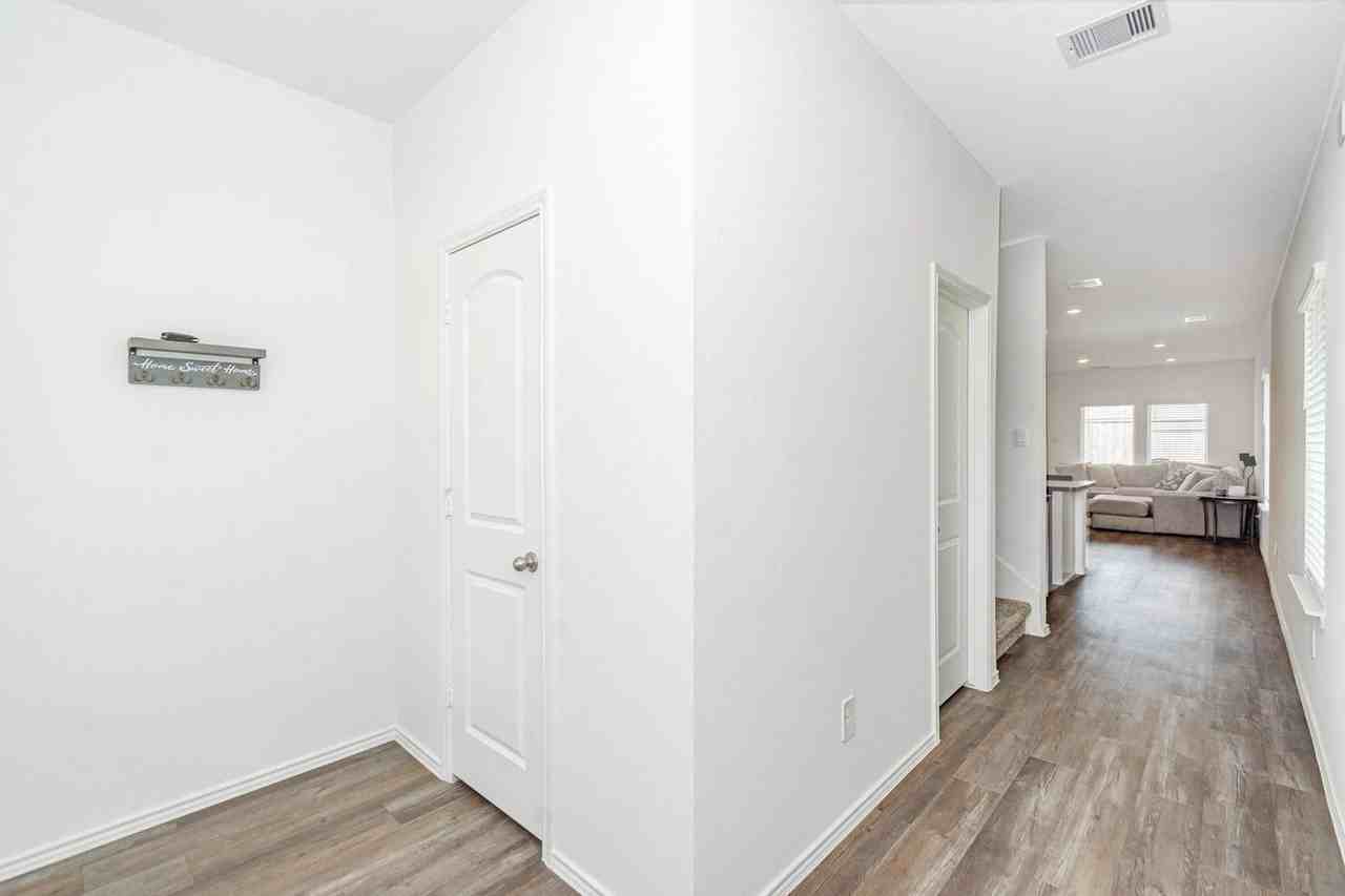 Wyndham Ridge Ln - Photo 5 of 8