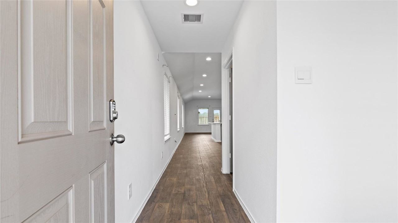 Spruce Cliff Ln - Photo 5 of 8