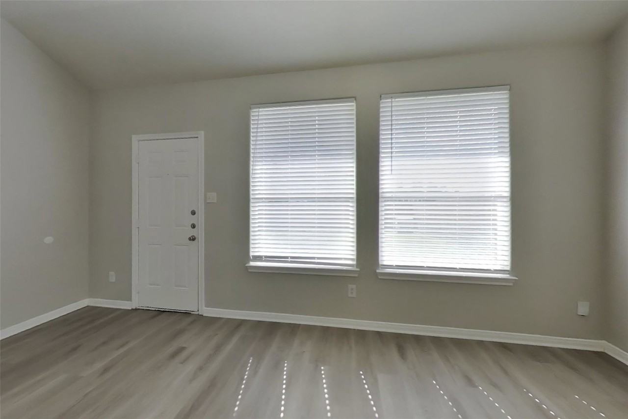 Postwood Glen Ln - Photo 3 of 8