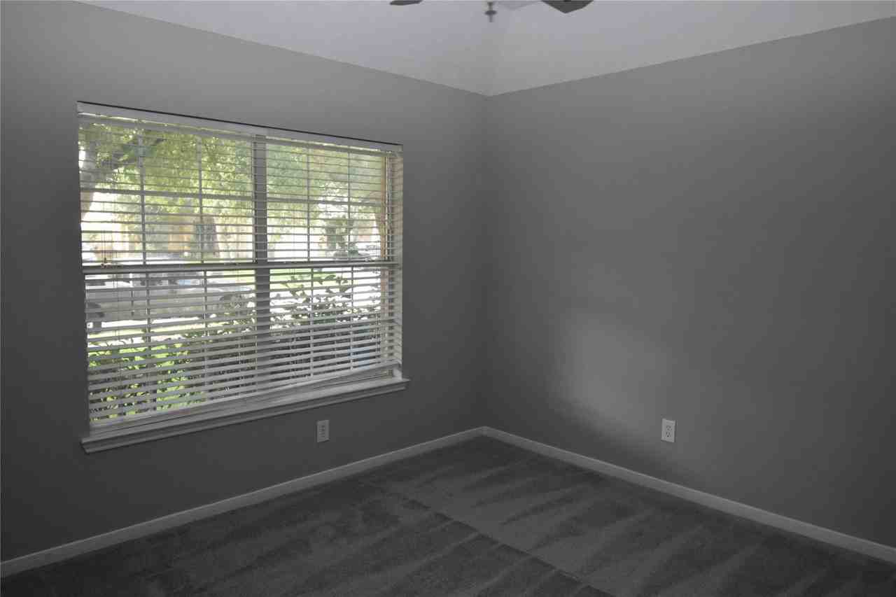 Brackenton Crest Dr - Photo 2 of 8