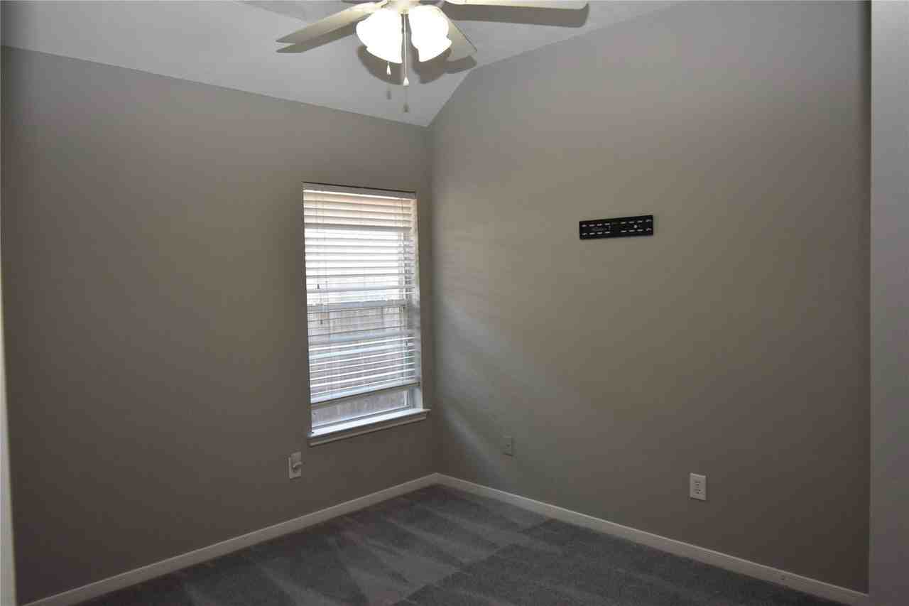 Brackenton Crest Dr - Photo 3 of 8