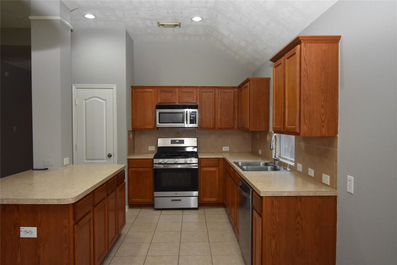 Brackenton Crest Dr - Photo 5 of 8