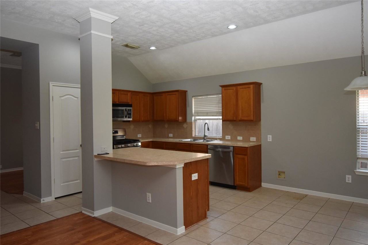 Brackenton Crest Dr - Photo 6 of 8