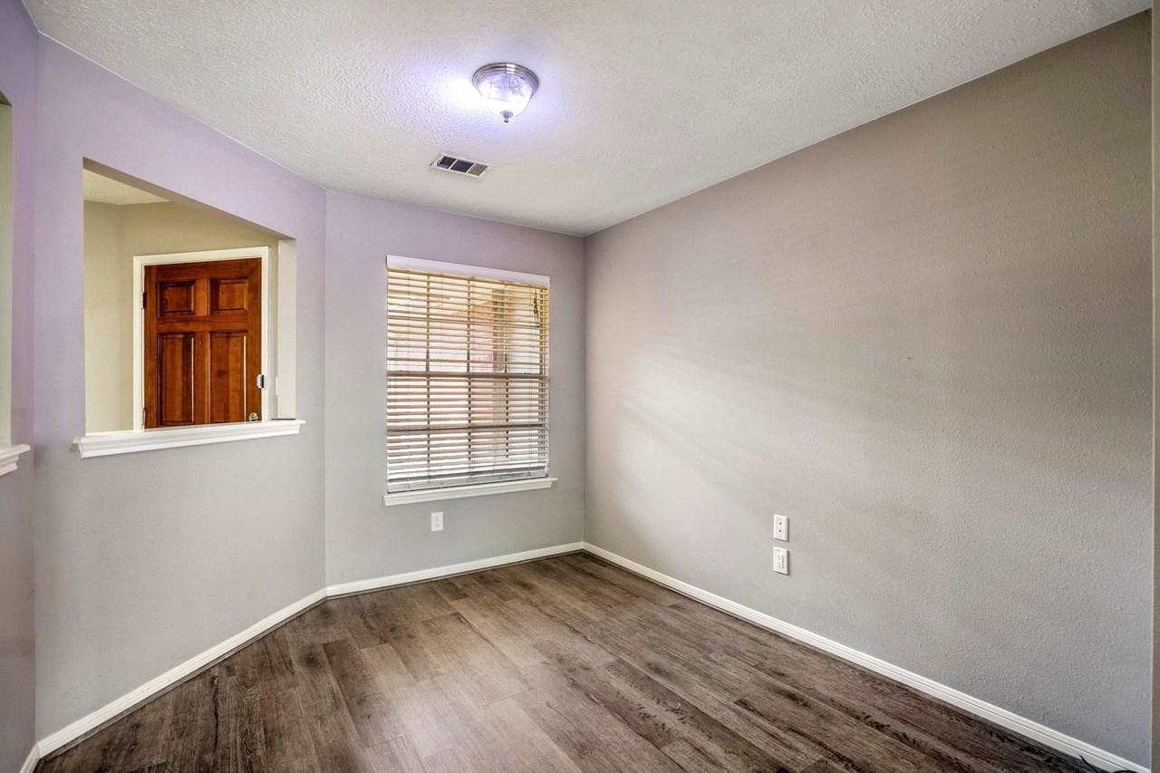 Roserock Ln - Photo 5 of 8