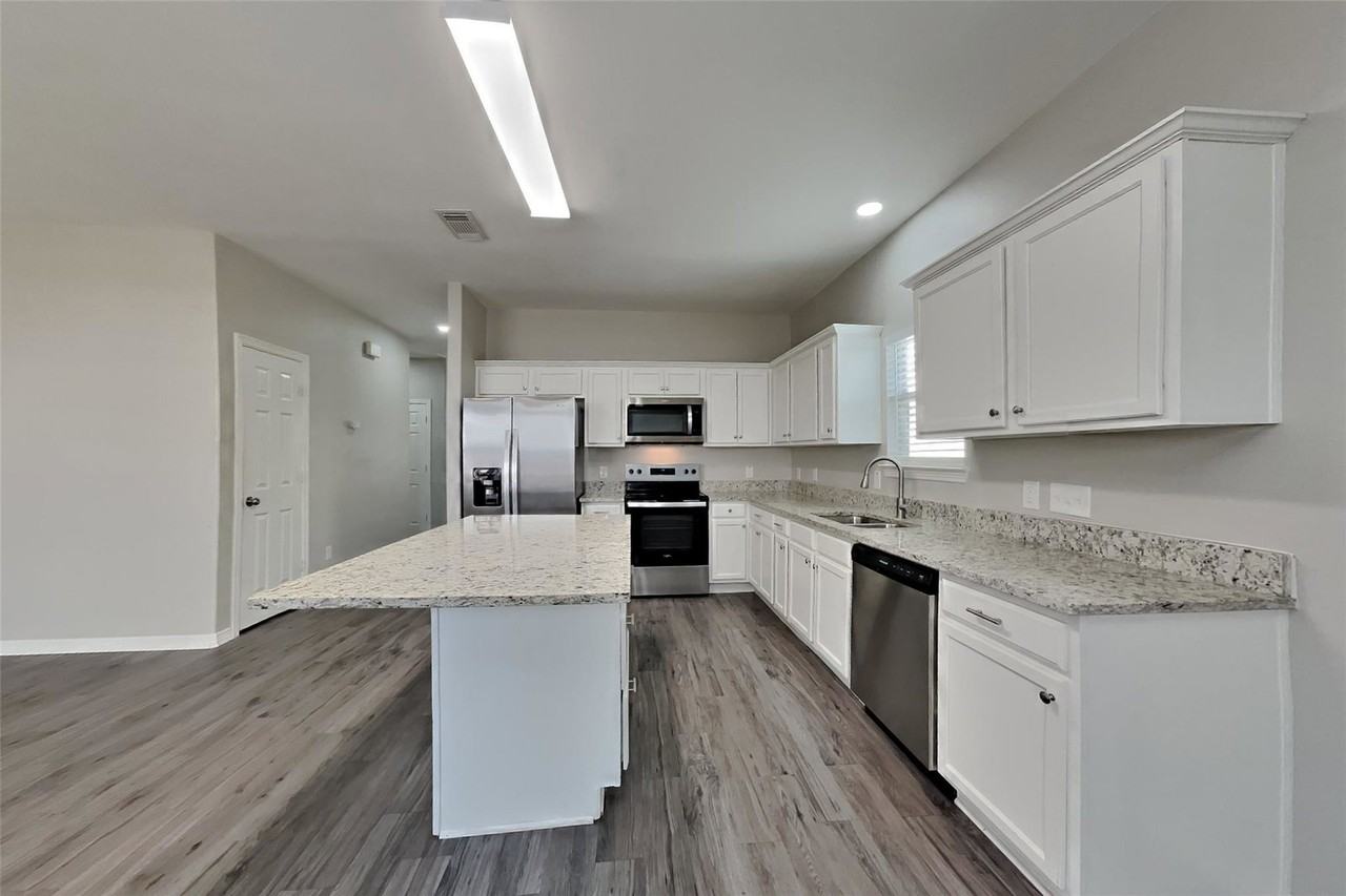 10030 Sweet Olive Way - Photo 5 of 8