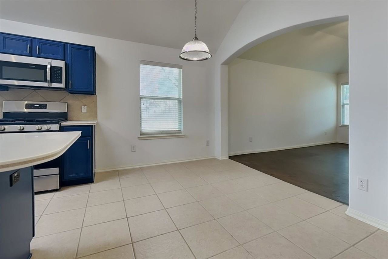 E Sage Creek Pl - Photo 2 of 8