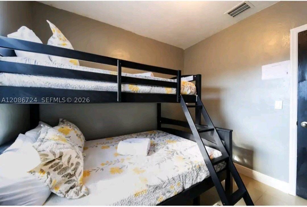 1618 Nw 14th Ct - Photo 5 of 12