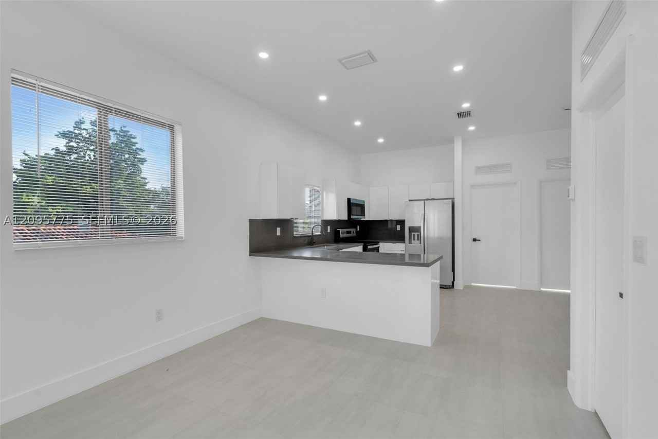102 PL #B - Photo 6 of 31