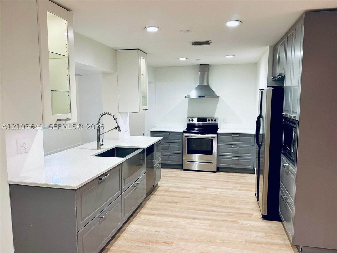 3980 N 67th Ave - Photo 6 of 33