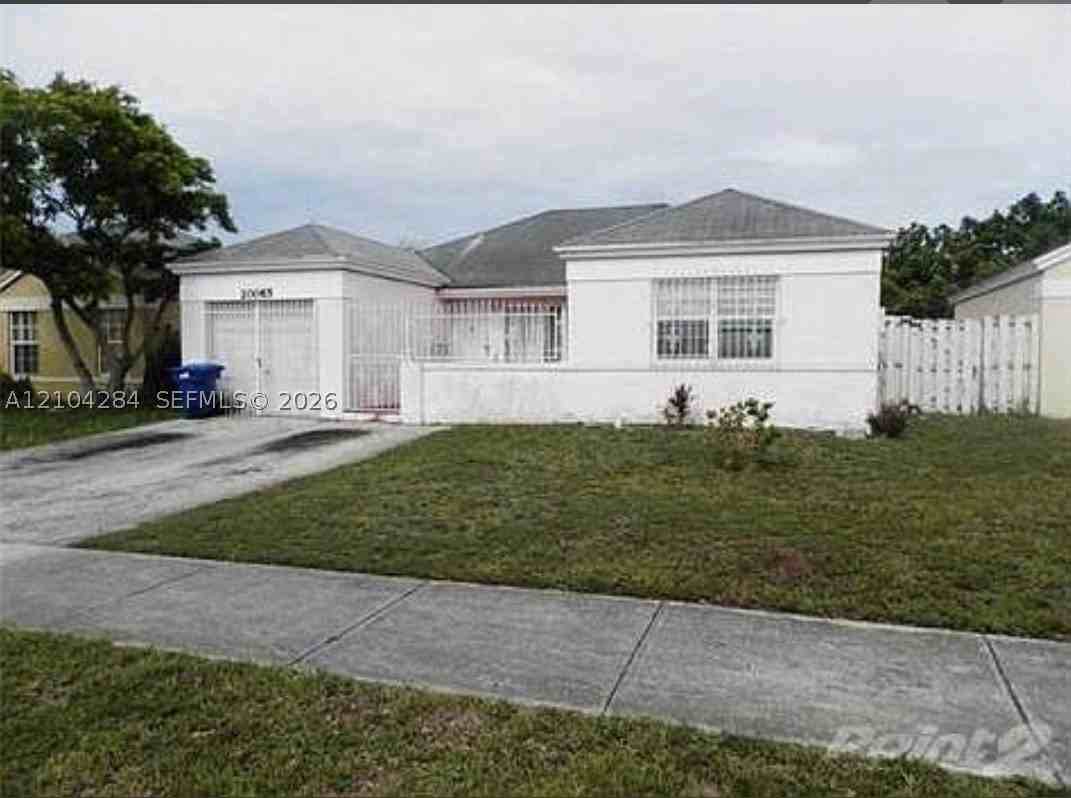 20065 Nw 36th Ave - Photo 2 of 11