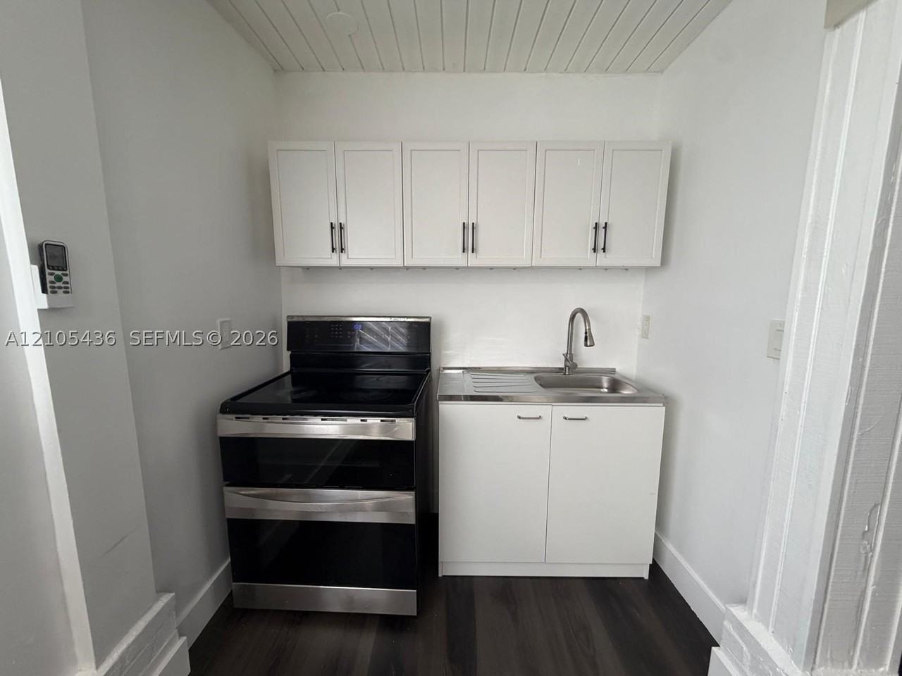 5950 Nw 114th St #EFF1 - Photo 2 of 7