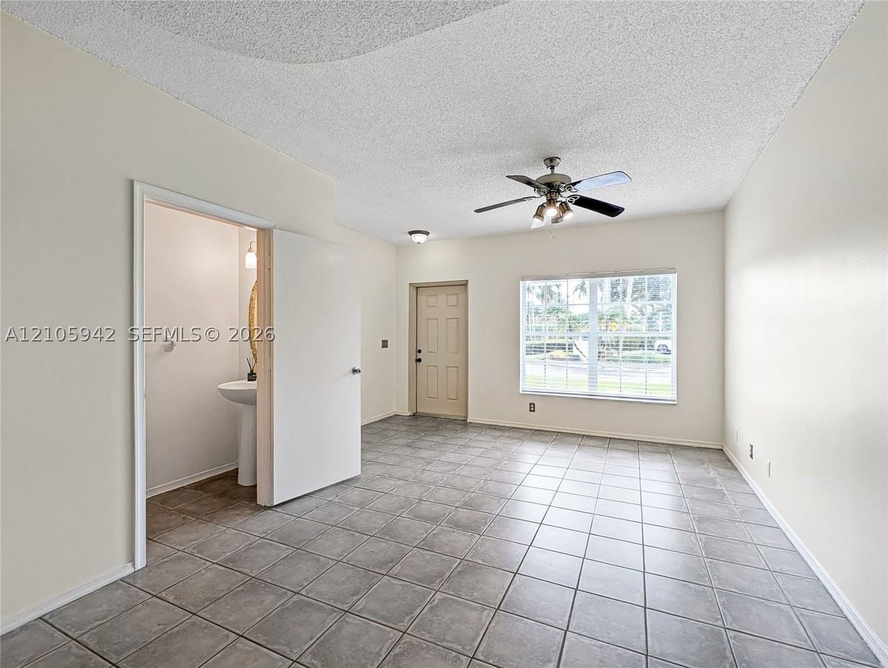 271 Duval Ct - Photo 7 of 41