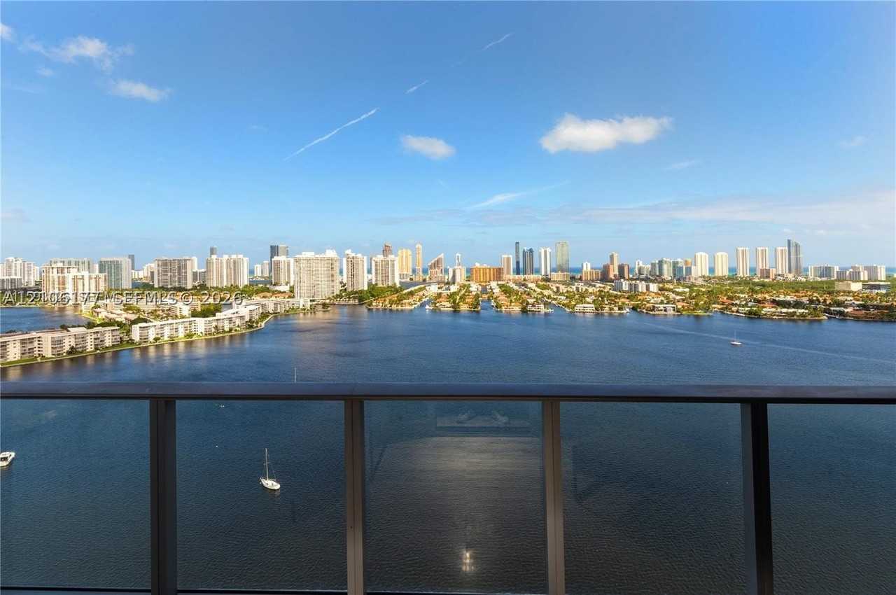17301 Biscayne Blvd - Photo 2 of 20
