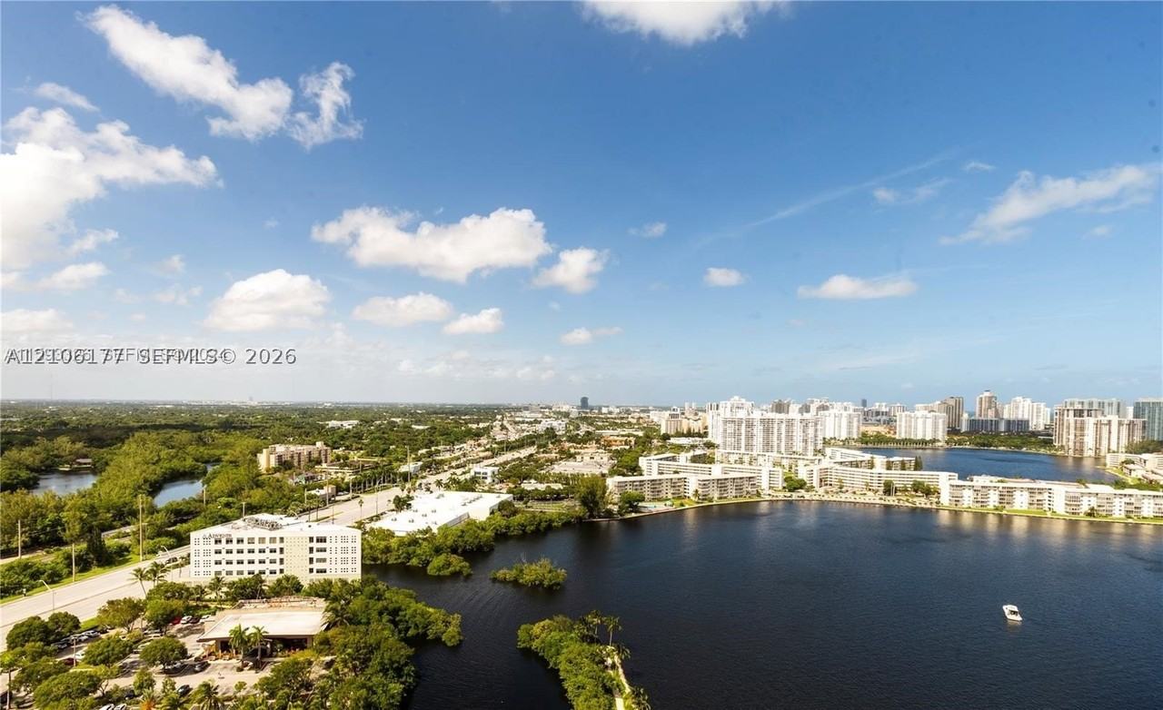 17301 Biscayne Blvd - Photo 3 of 20